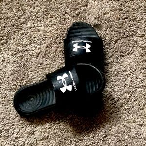 Under armour flip flops